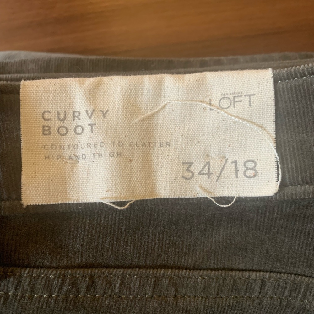 Loft corduroy pants/jeans. BNWT. Size 18/34 curvy. PRICE DROP - Picture 2 of 4